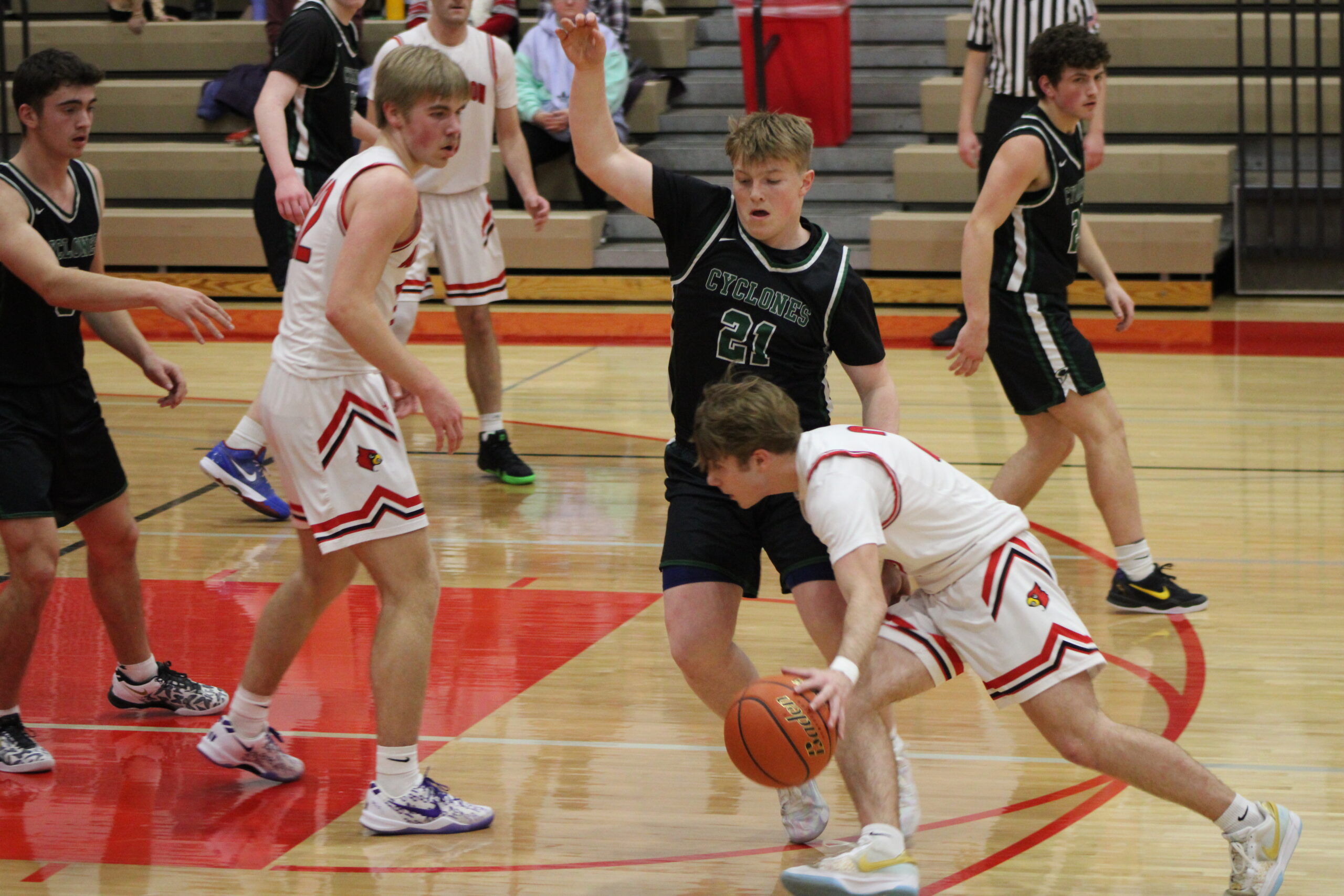 CWL Cyclones finish regular season with a bang defeating Arlington Cardinals 76-33