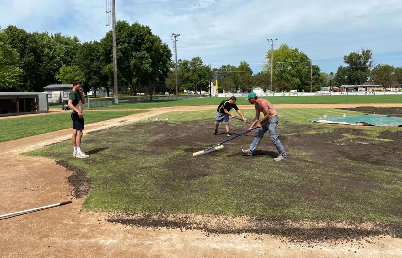 top dressing at Dak Sty Field